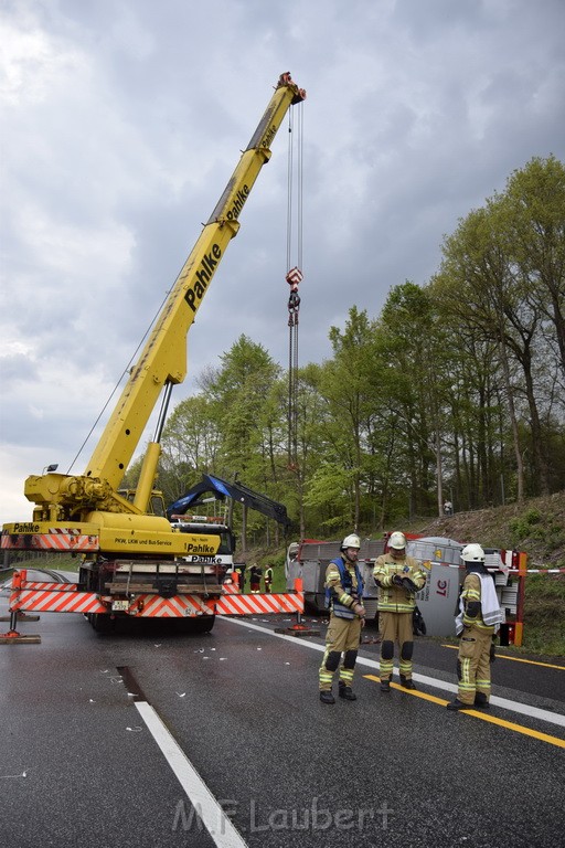 VU Gefahrgut LKW umgestuerzt A 4 Rich Koeln Hoehe AS Gummersbach P388.JPG - Miklos Laubert